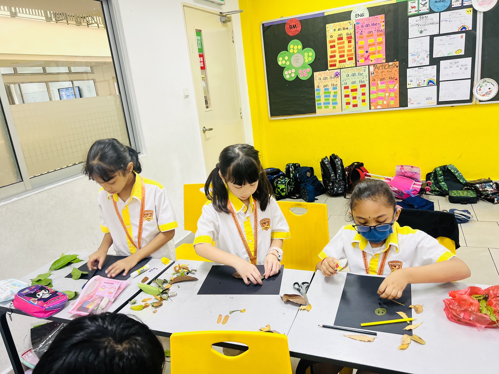 Leafy Creations: Nature Meets Art!