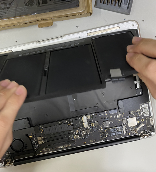 Learn to Change Your MacBook Battery in 20 Minutes!