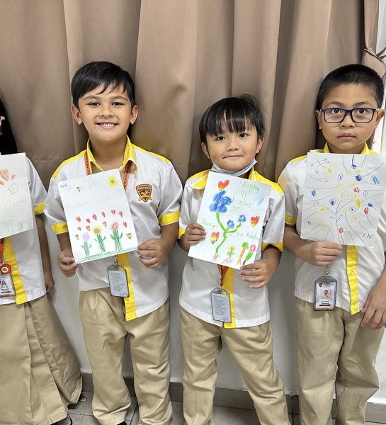  Celebrating Mother's Day & Teacher's Day with Creative Art