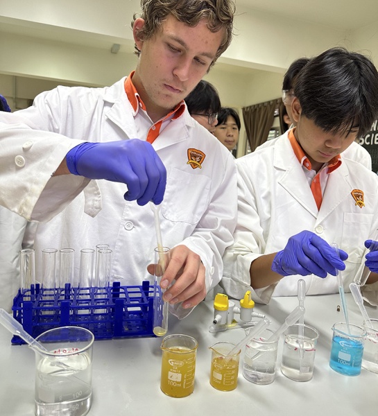  Igniting Curiosity in the Lab!