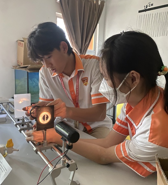 Lens Lab: Light, Lenses & Learning!
