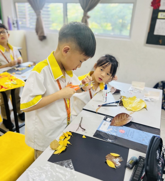 Leafy Creations: Nature Meets Art! 